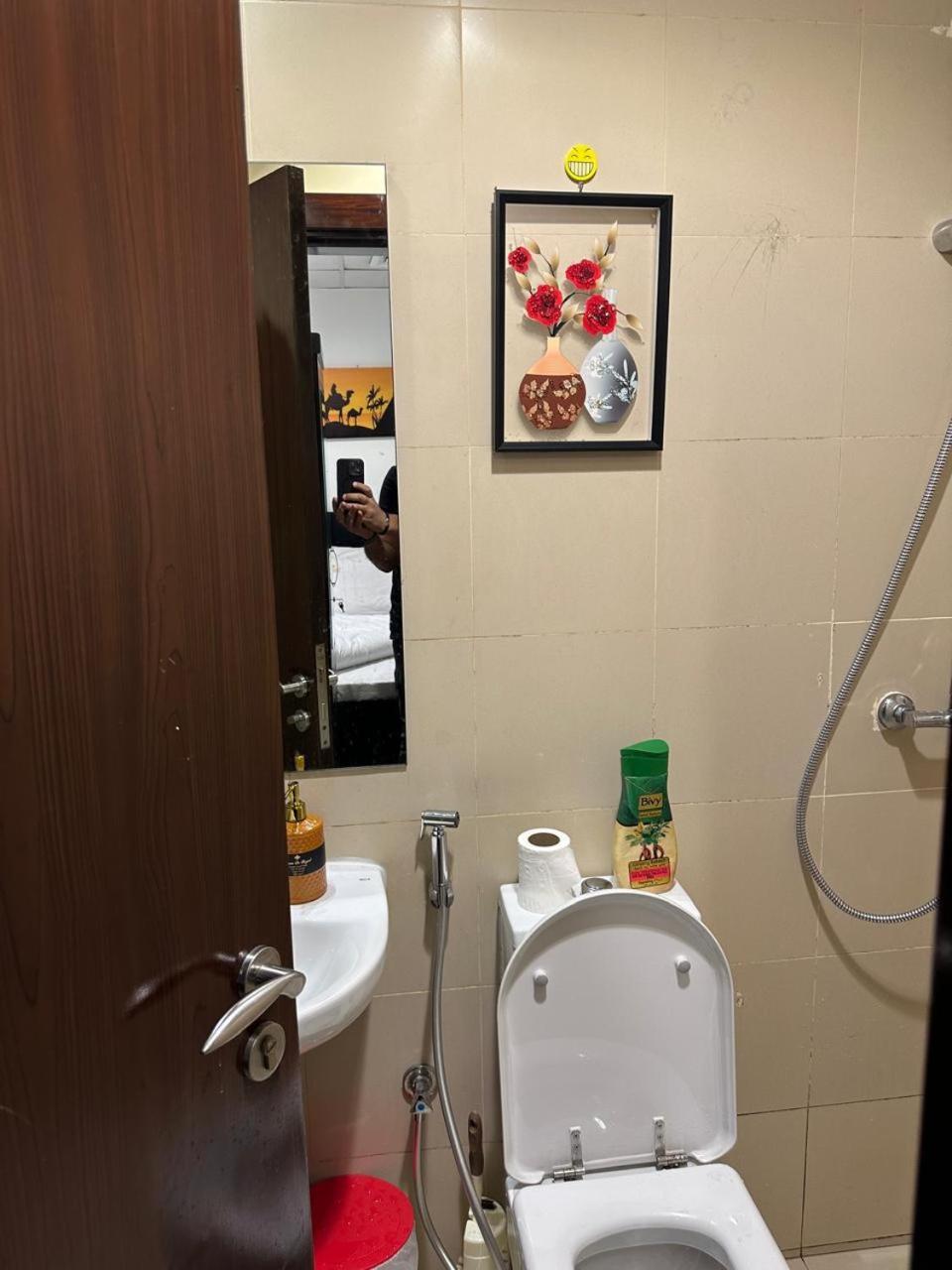 Four Stars Hostel Dubai Exterior photo